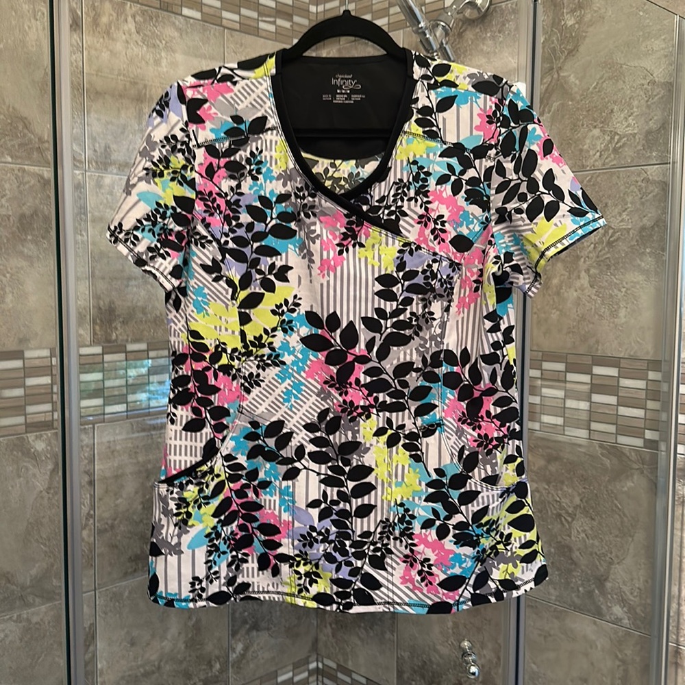 Cherokee Infinity nursing scrub top -size medium